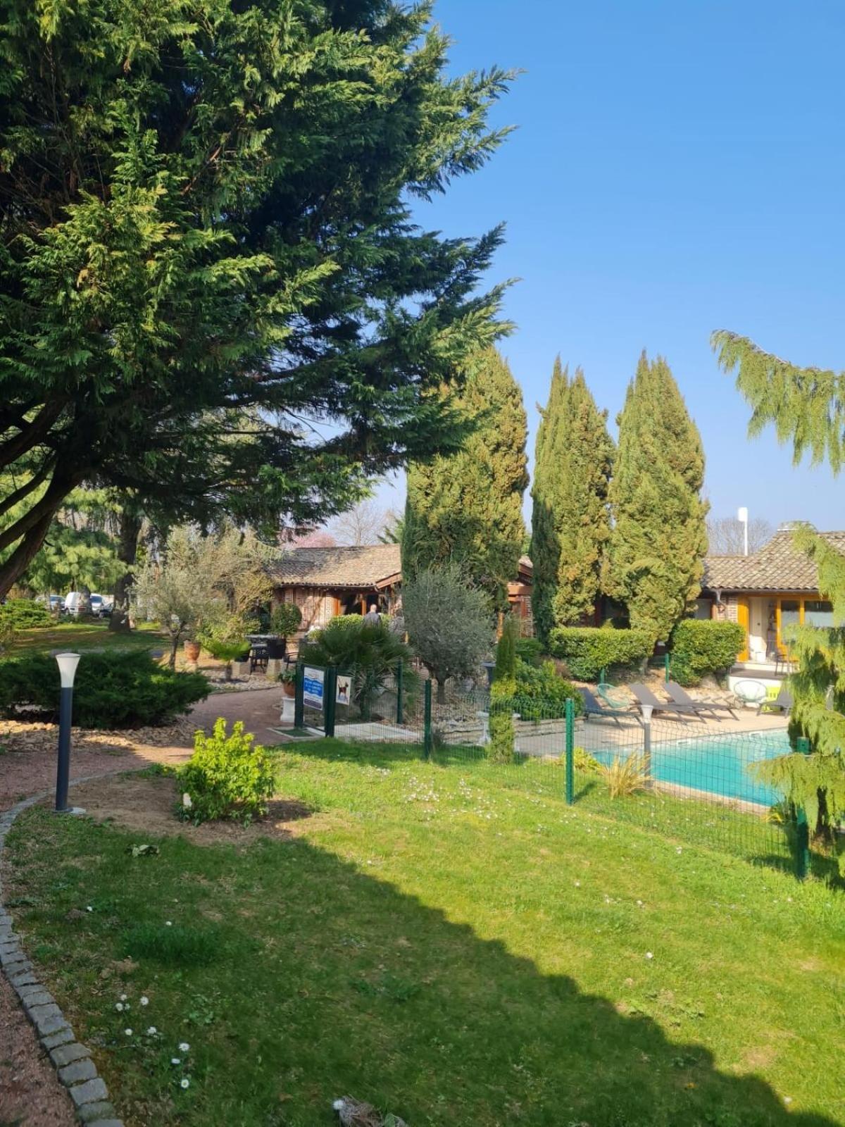 Hotel Village Motel Tournus Exterior photo